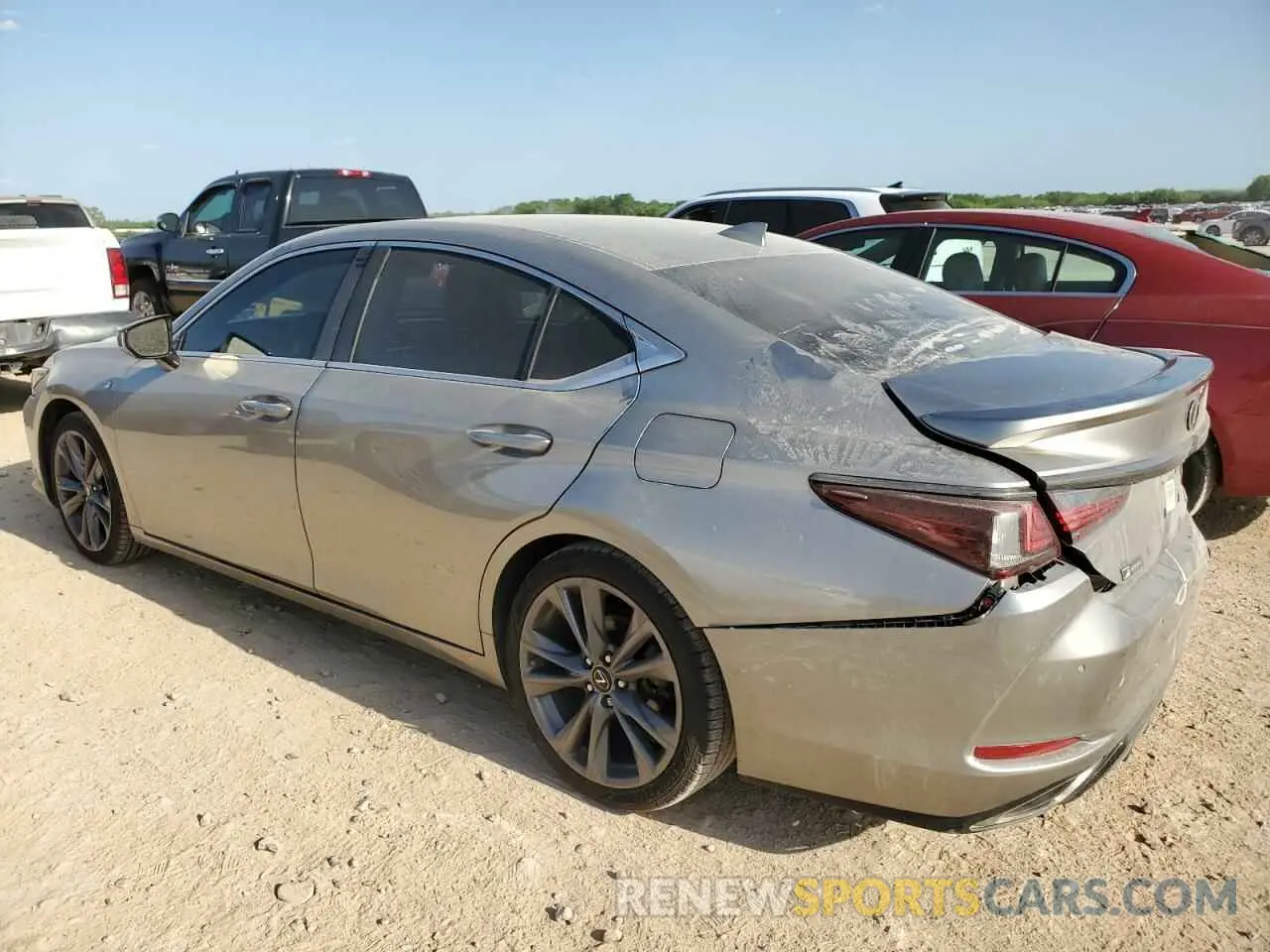 2 fotografías del automóvil dañado 58ABZ1B10KU043179 LEXUS ES350 2019