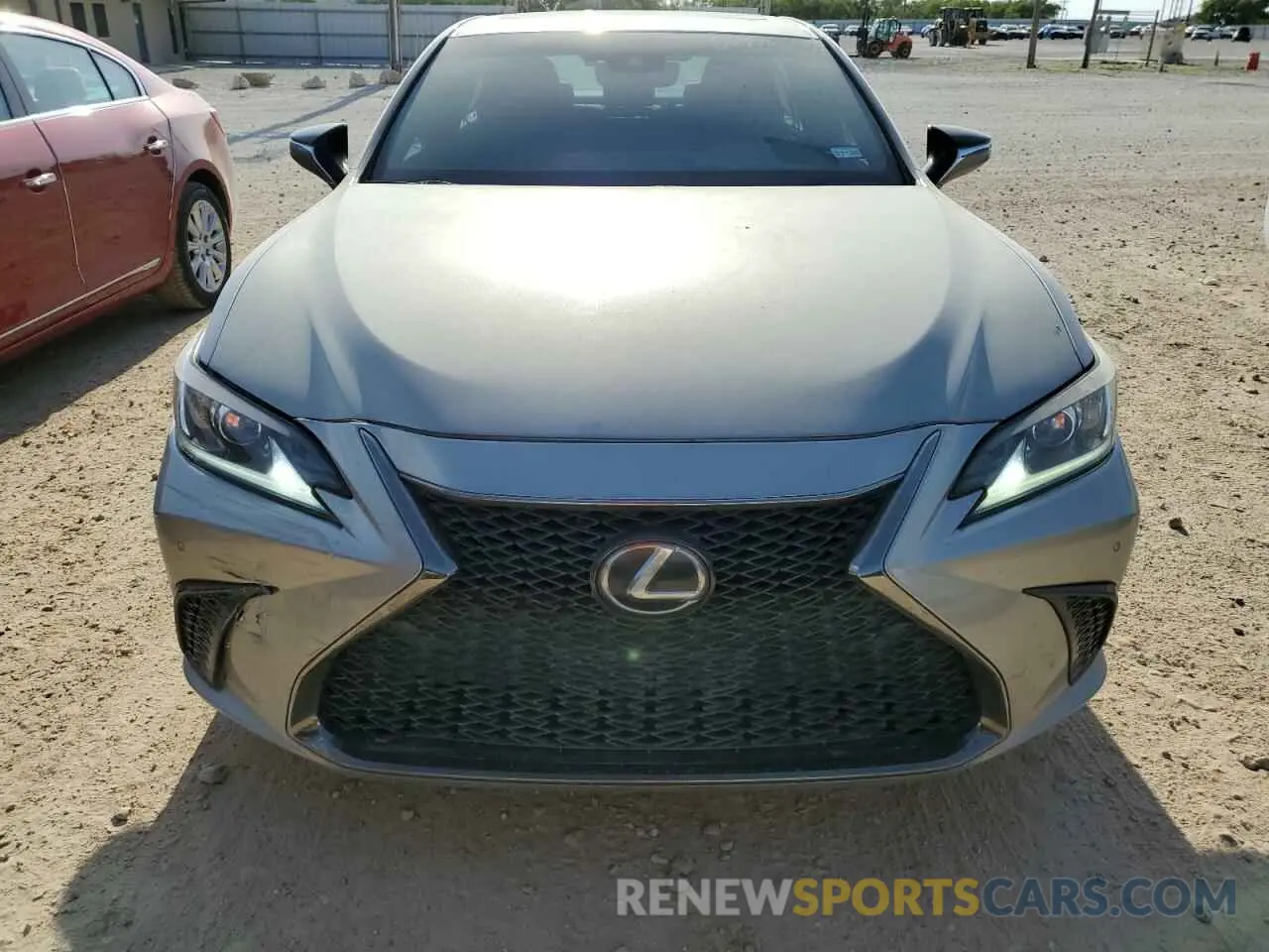 5 fotografías del automóvil dañado 58ABZ1B10KU043179 LEXUS ES350 2019