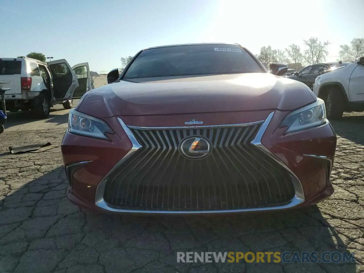 5 fotografías del automóvil dañado 58ABZ1B11KU008960 LEXUS ES350 2019