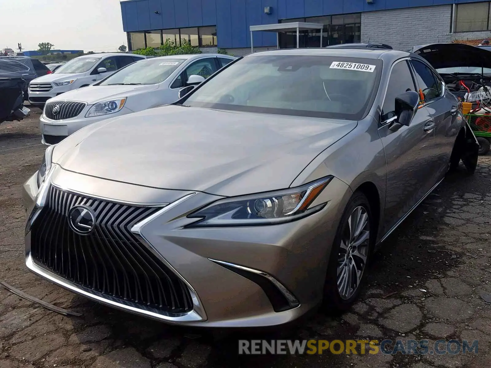 2 fotografías del automóvil dañado 58ABZ1B11KU023720 LEXUS ES350 2019