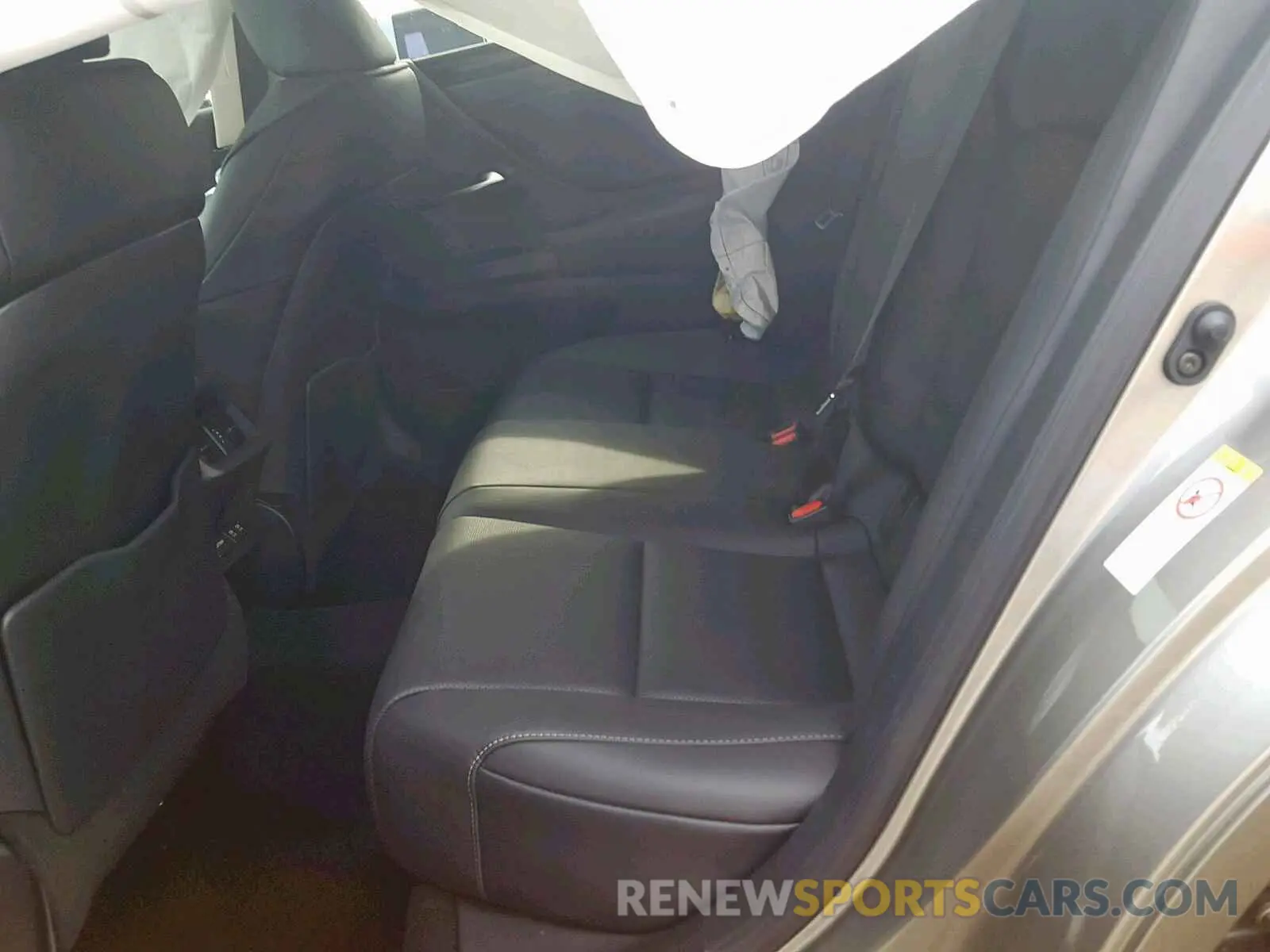 6 fotografías del automóvil dañado 58ABZ1B11KU023720 LEXUS ES350 2019