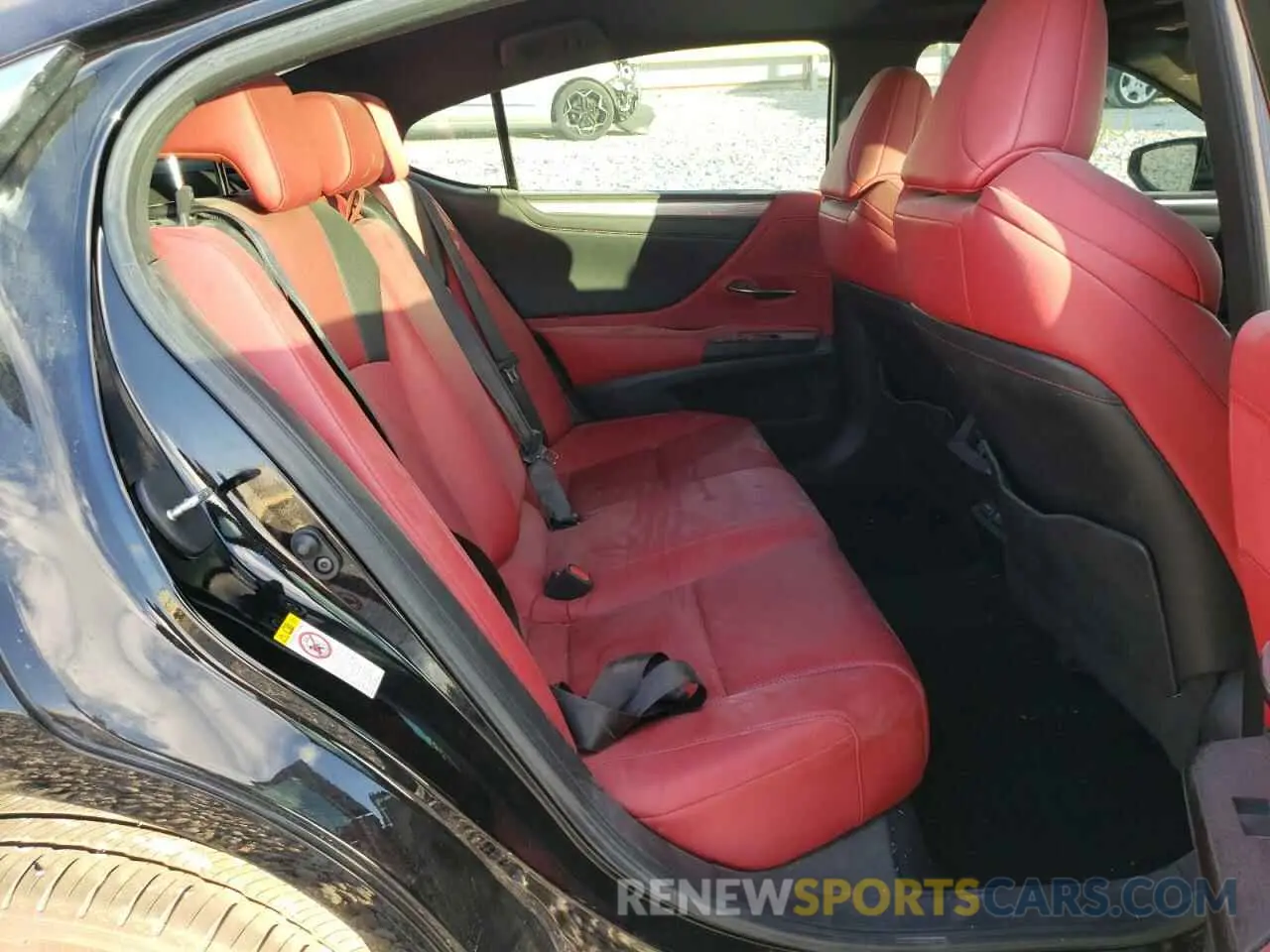 6 fotografías del automóvil dañado 58ABZ1B11KU029761 LEXUS ES350 2019