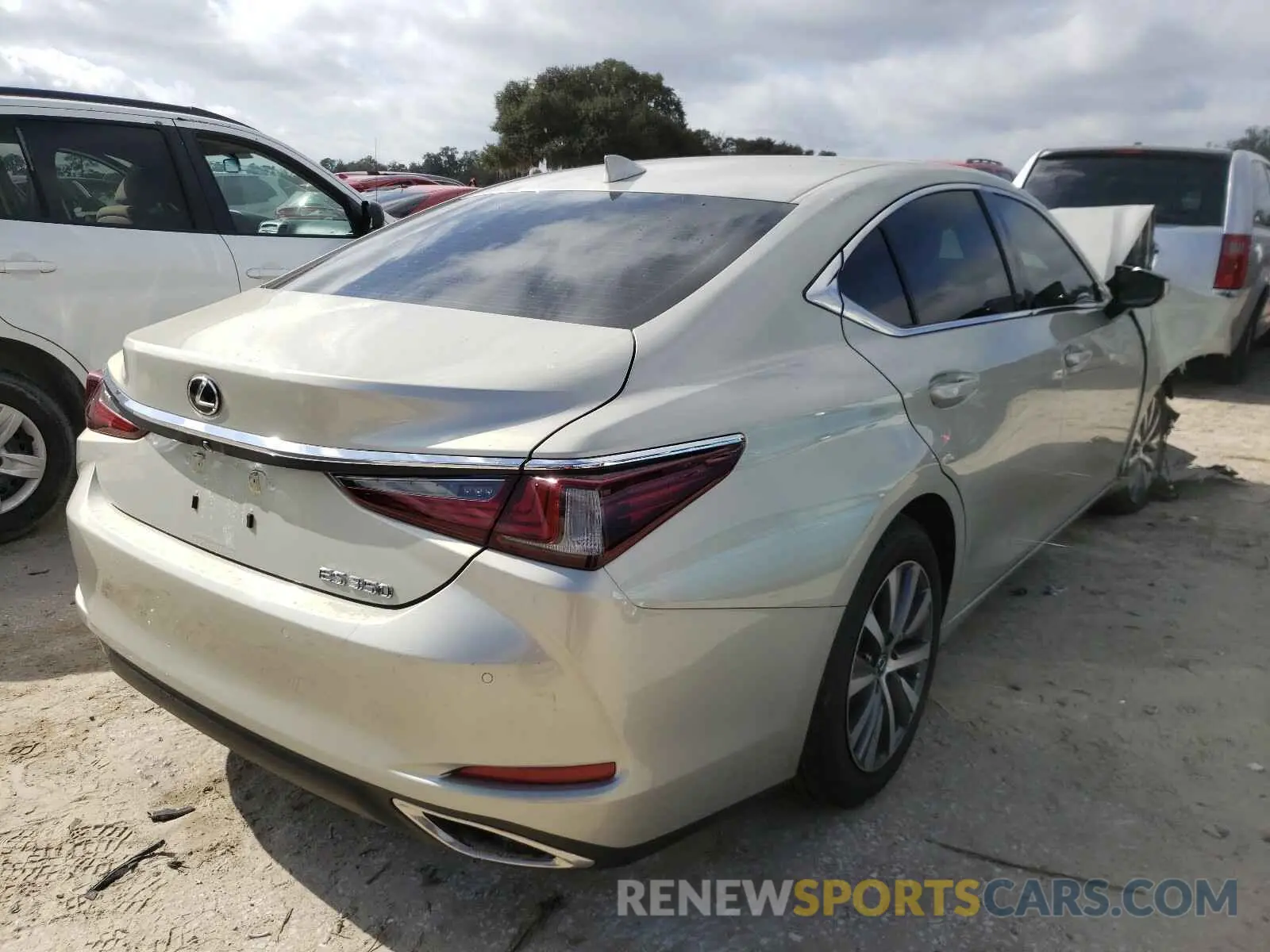 4 fotografías del automóvil dañado 58ABZ1B11KU046608 LEXUS ES350 2019