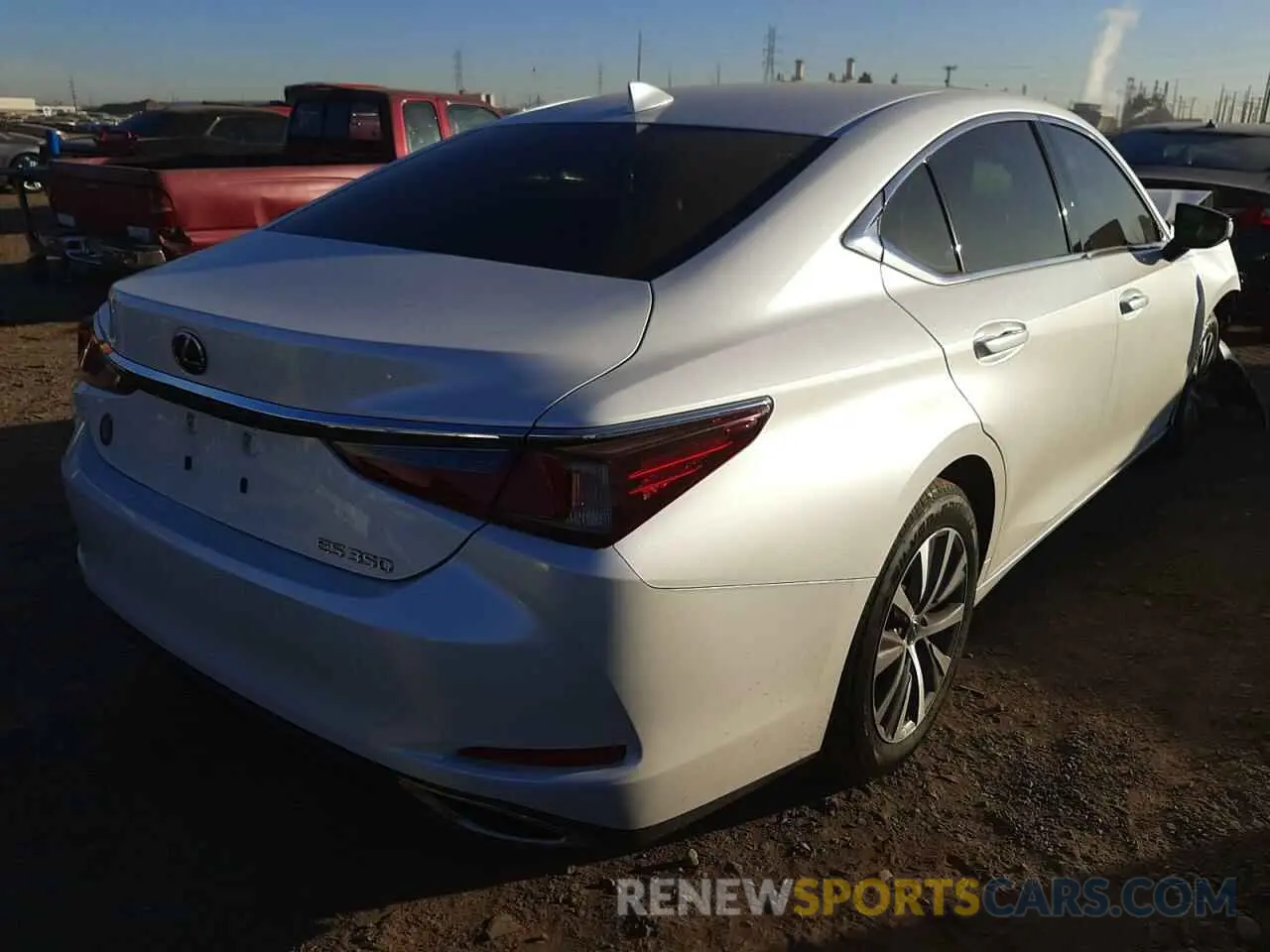 4 fotografías del automóvil dañado 58ABZ1B12KU003766 LEXUS ES350 2019