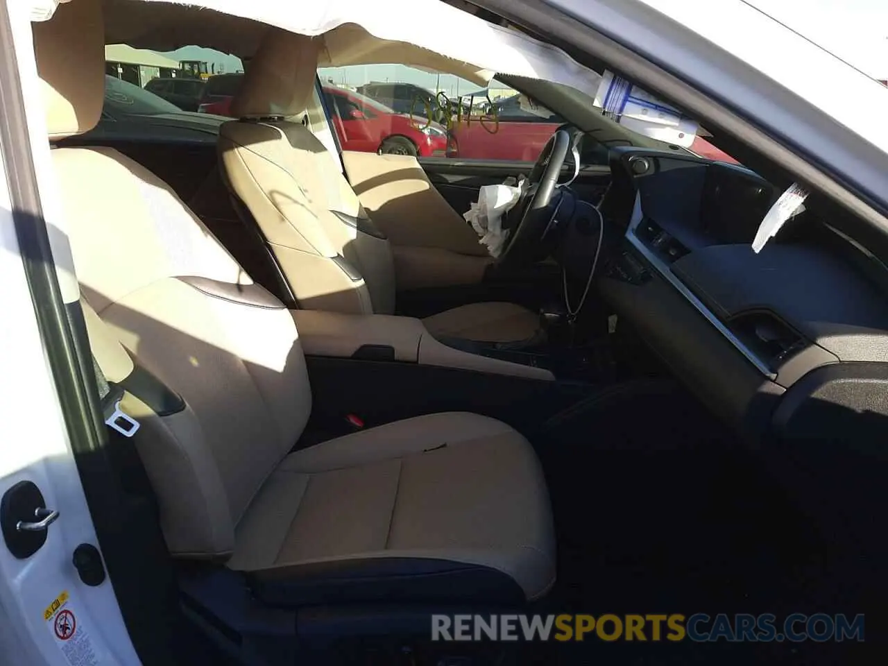 5 fotografías del automóvil dañado 58ABZ1B12KU003766 LEXUS ES350 2019