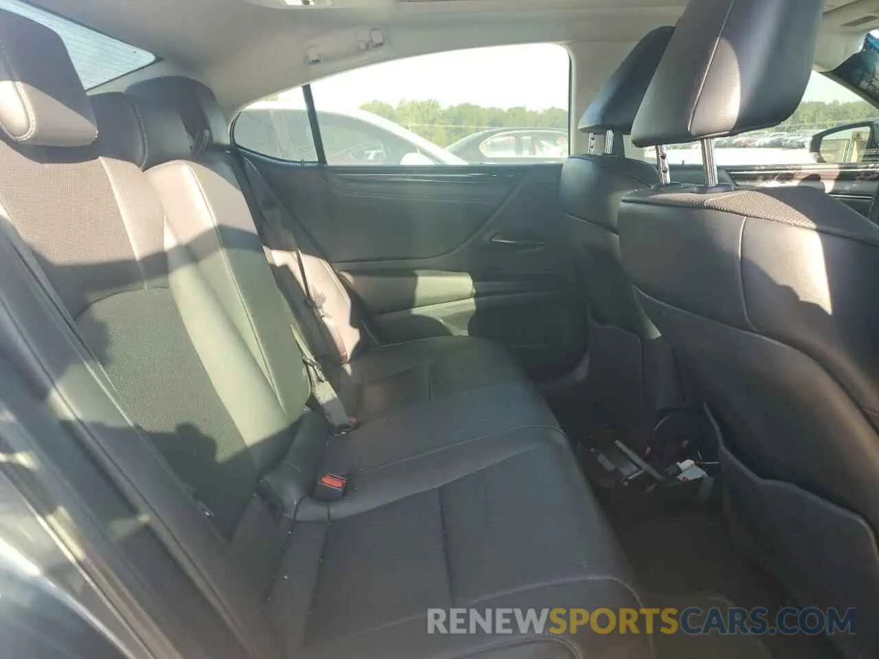 10 fotografías del automóvil dañado 58ABZ1B12KU038579 LEXUS ES350 2019