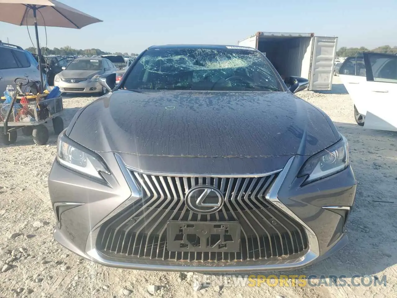 5 fotografías del automóvil dañado 58ABZ1B12KU038579 LEXUS ES350 2019