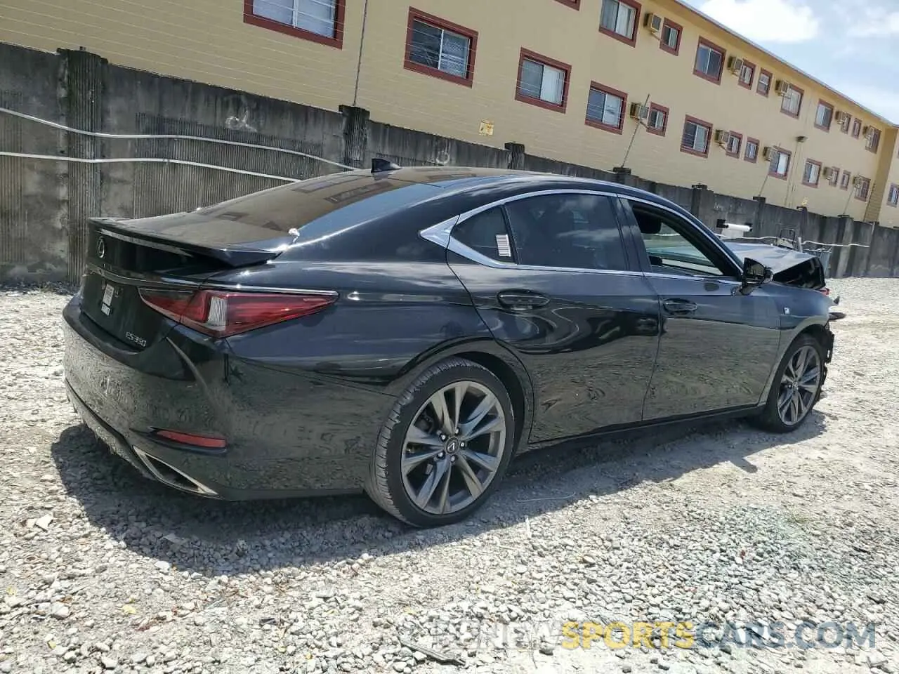 3 fotografías del automóvil dañado 58ABZ1B12KU040333 LEXUS ES350 2019
