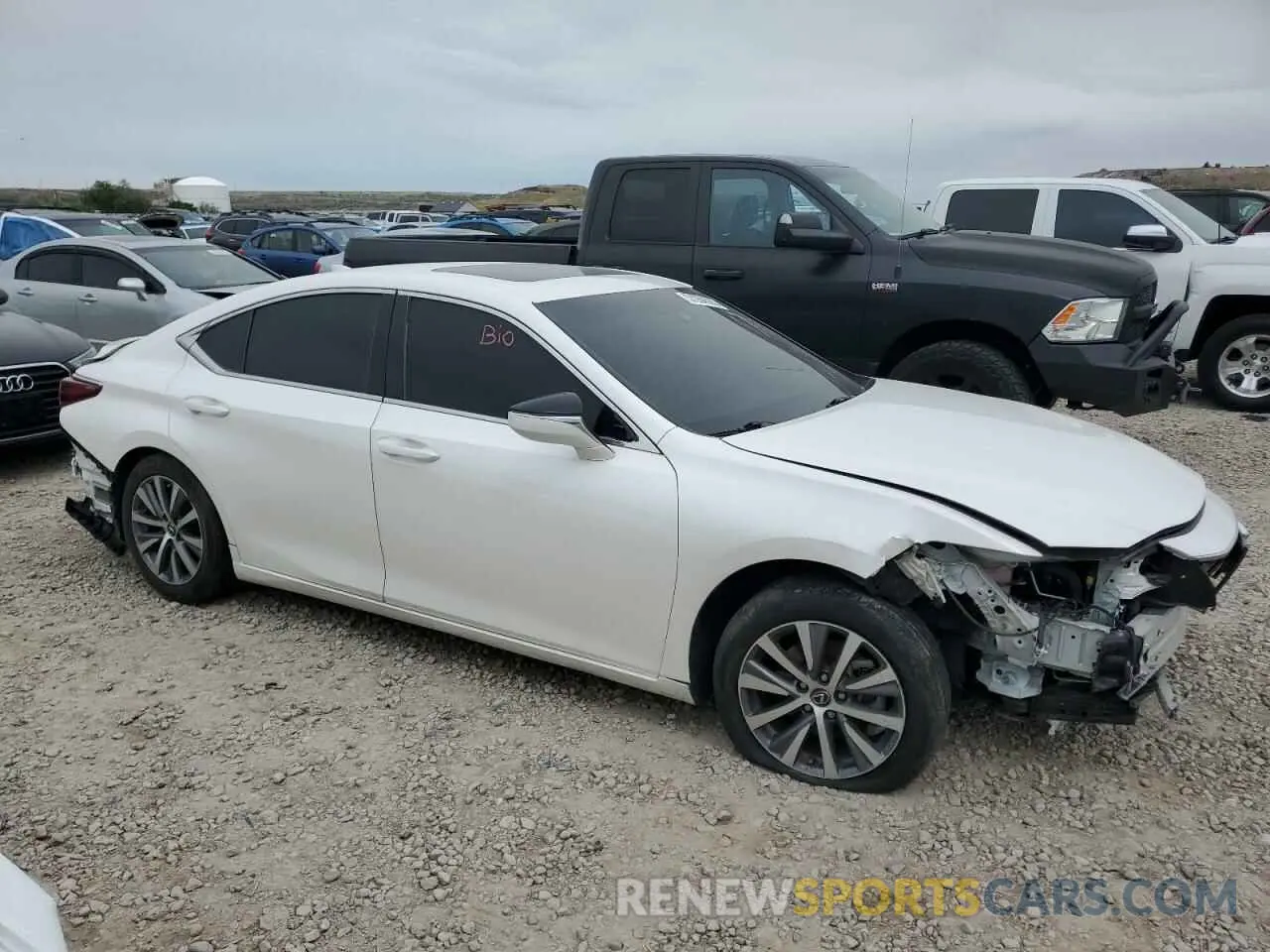 4 fotografías del automóvil dañado 58ABZ1B12KU041305 LEXUS ES350 2019