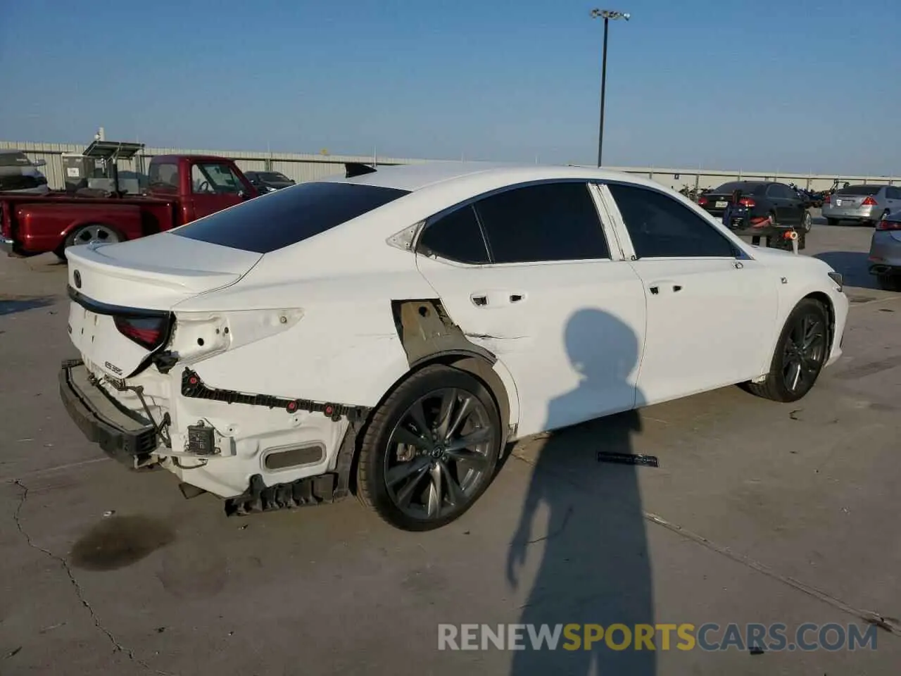 3 fotografías del automóvil dañado 58ABZ1B13KU012928 LEXUS ES350 2019