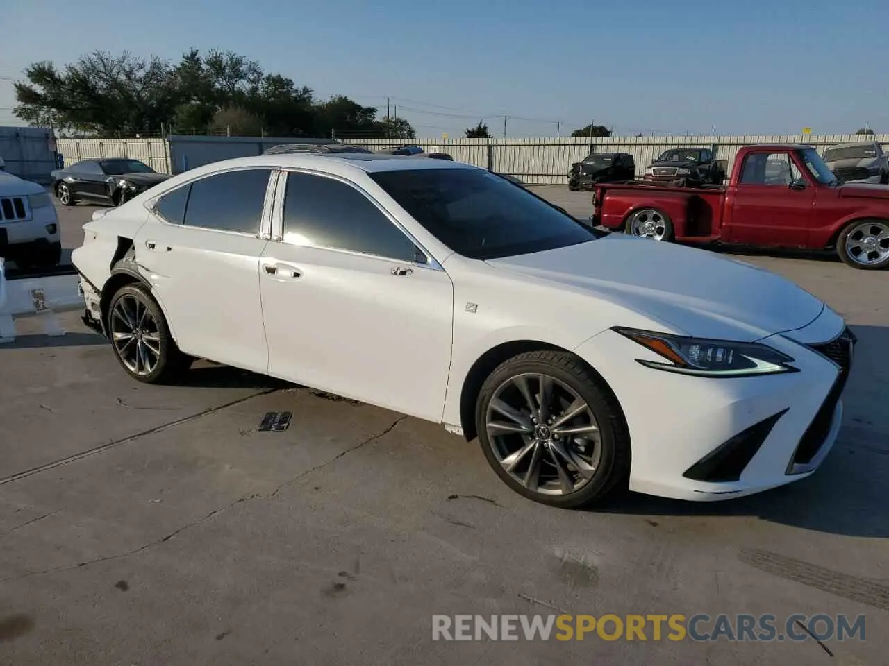 4 fotografías del automóvil dañado 58ABZ1B13KU012928 LEXUS ES350 2019