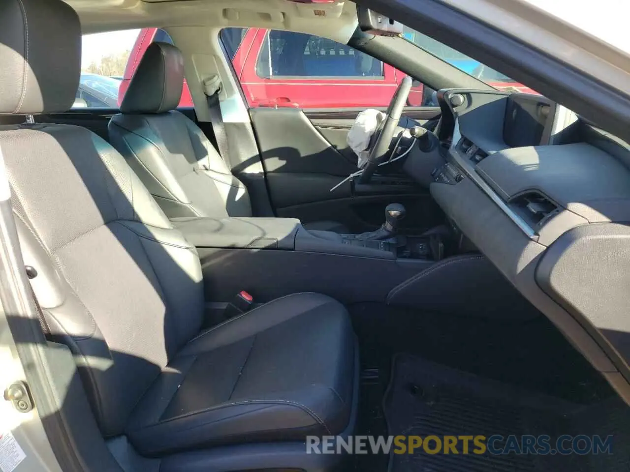 5 fotografías del automóvil dañado 58ABZ1B13KU030300 LEXUS ES350 2019