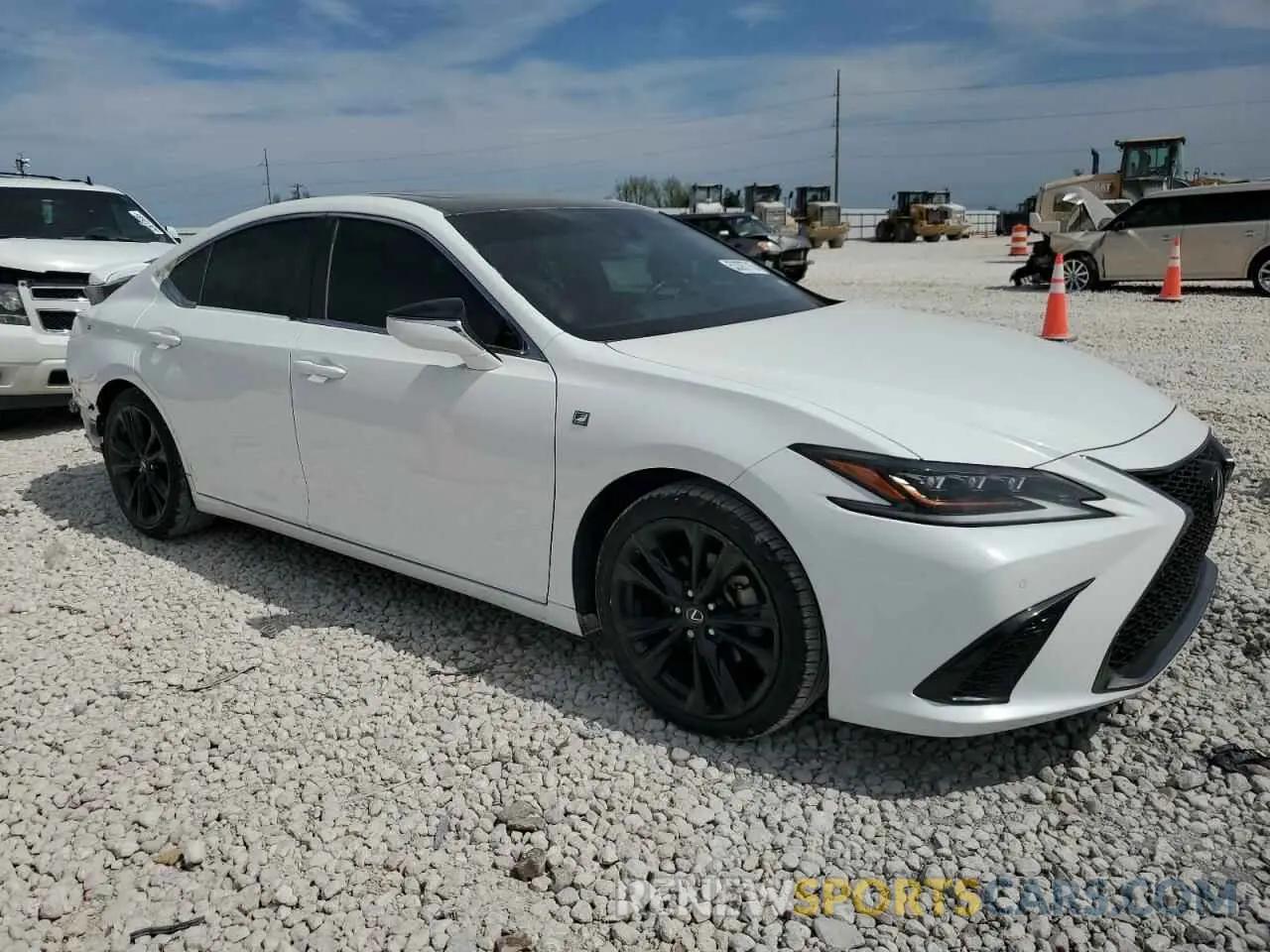 4 fotografías del automóvil dañado 58ABZ1B13KU041040 LEXUS ES350 2019