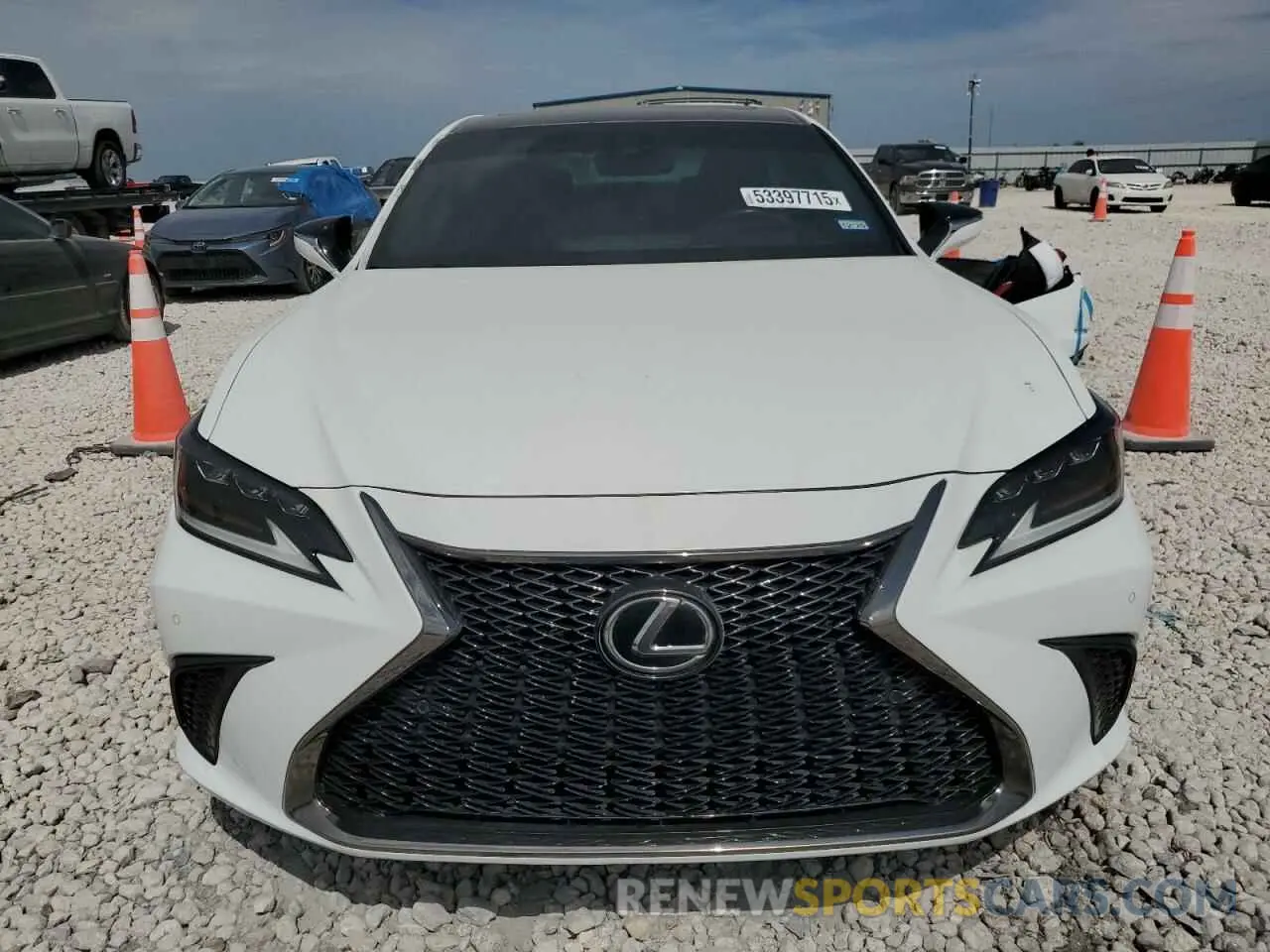 5 fotografías del automóvil dañado 58ABZ1B13KU041040 LEXUS ES350 2019
