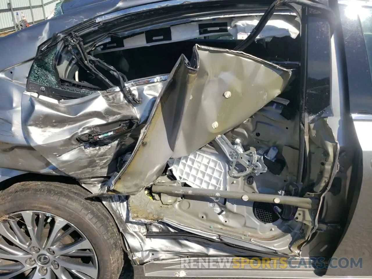 10 fotografías del automóvil dañado 58ABZ1B14KU002554 LEXUS ES350 2019