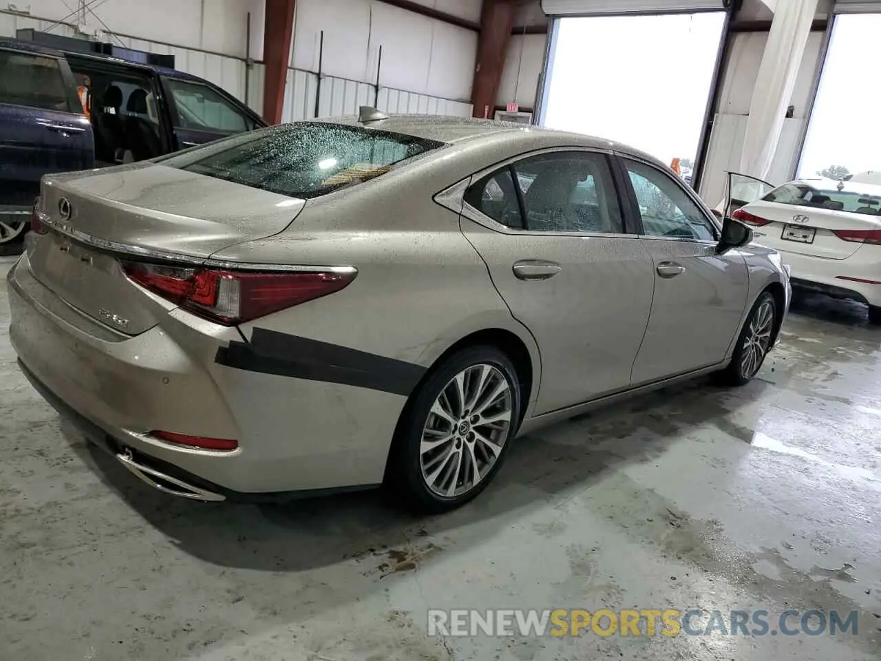 3 fotografías del automóvil dañado 58ABZ1B14KU045890 LEXUS ES350 2019