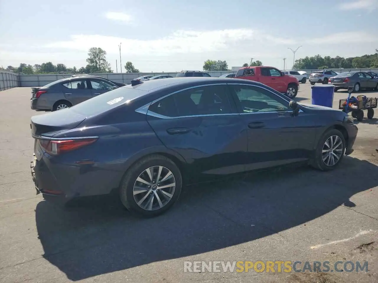 3 fotografías del automóvil dañado 58ABZ1B14KU046974 LEXUS ES350 2019