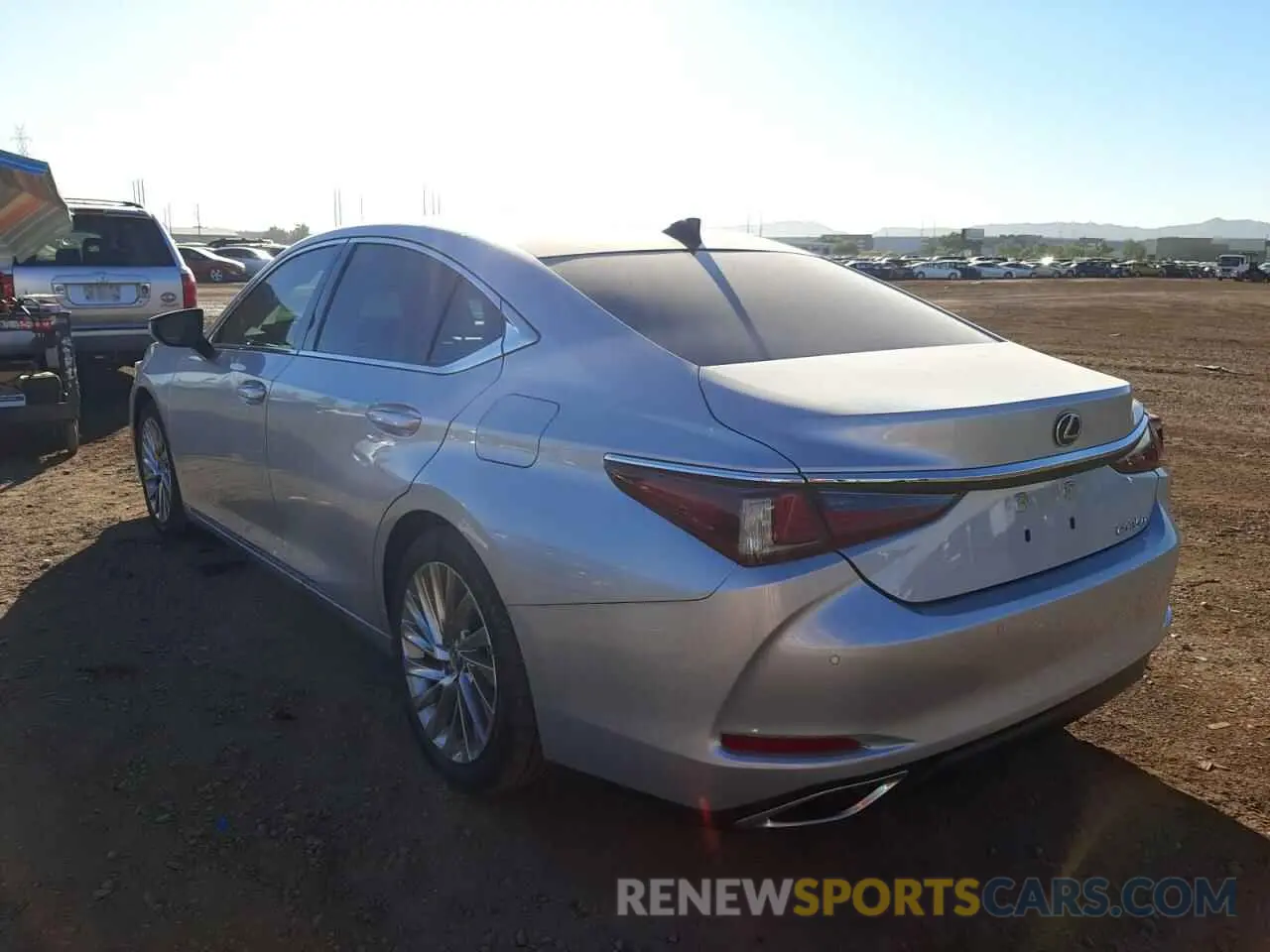 3 fotografías del automóvil dañado 58ABZ1B14KU048904 LEXUS ES350 2019