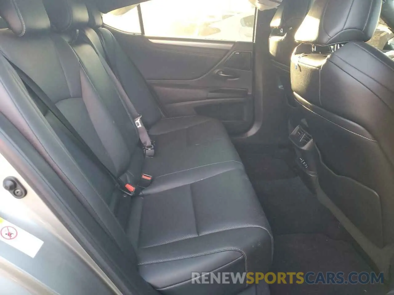 10 fotografías del automóvil dañado 58ABZ1B15KU027480 LEXUS ES350 2019