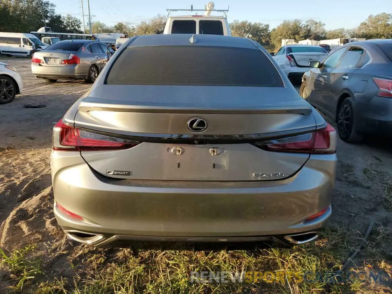 6 fotografías del automóvil dañado 58ABZ1B15KU027480 LEXUS ES350 2019