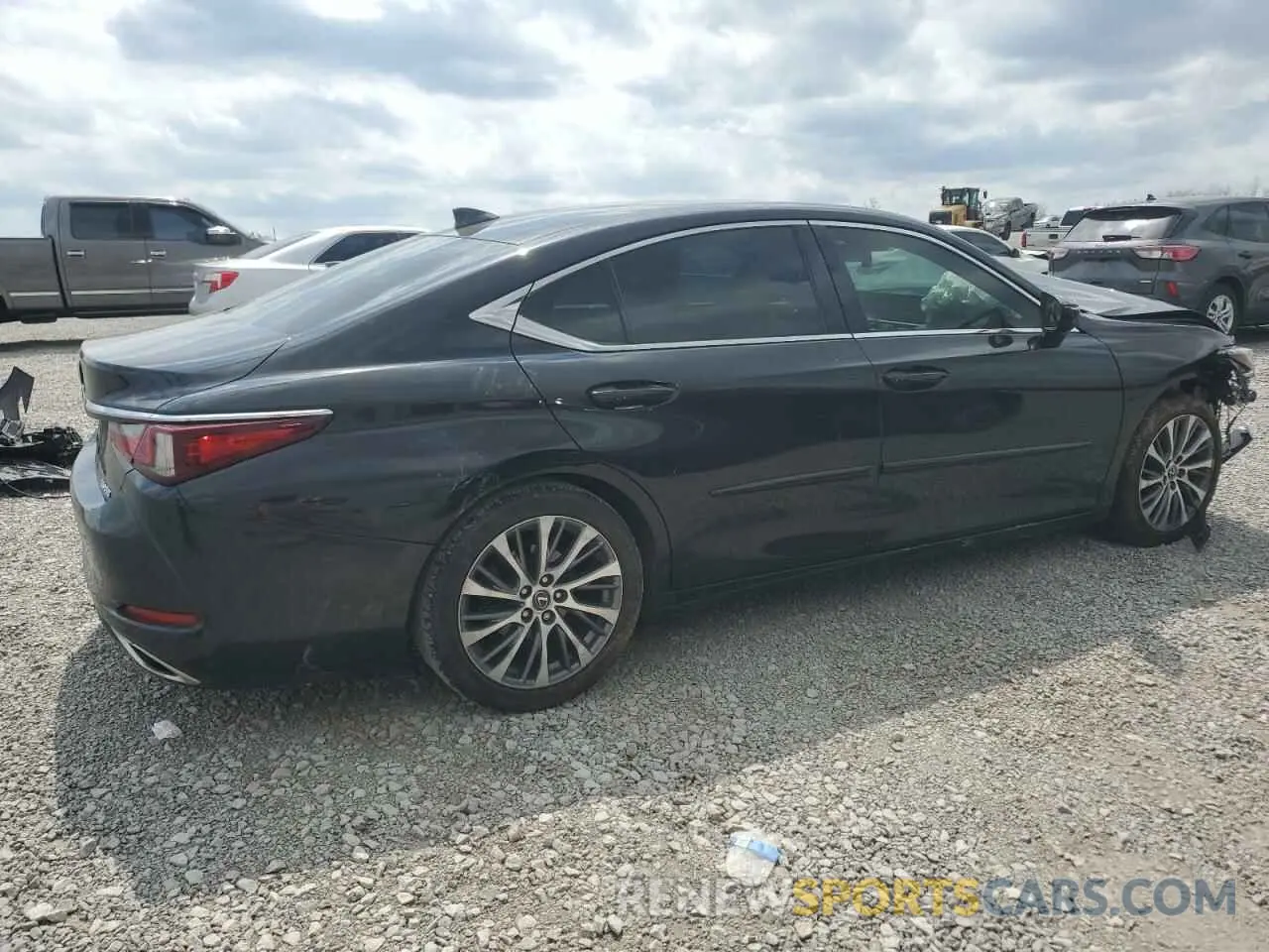 3 fotografías del automóvil dañado 58ABZ1B16KU002510 LEXUS ES350 2019