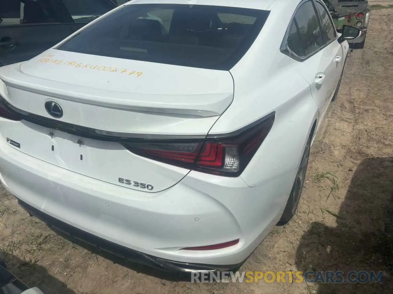 6 fotografías del automóvil dañado 58ABZ1B16KU002779 LEXUS ES350 2019
