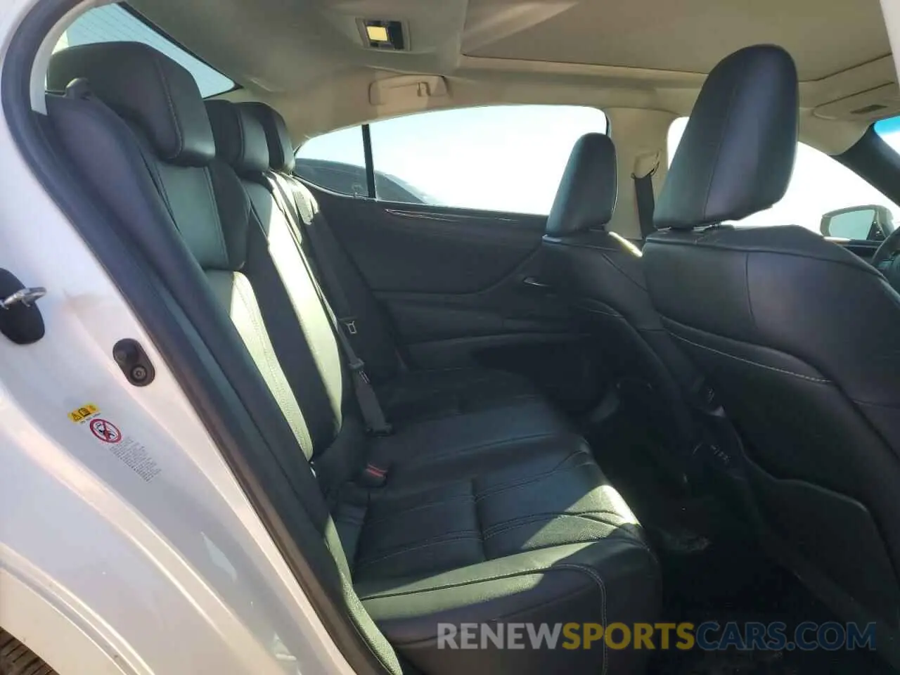 10 fotografías del automóvil dañado 58ABZ1B16KU012535 LEXUS ES350 2019