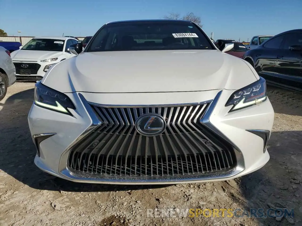 5 fotografías del automóvil dañado 58ABZ1B16KU012535 LEXUS ES350 2019