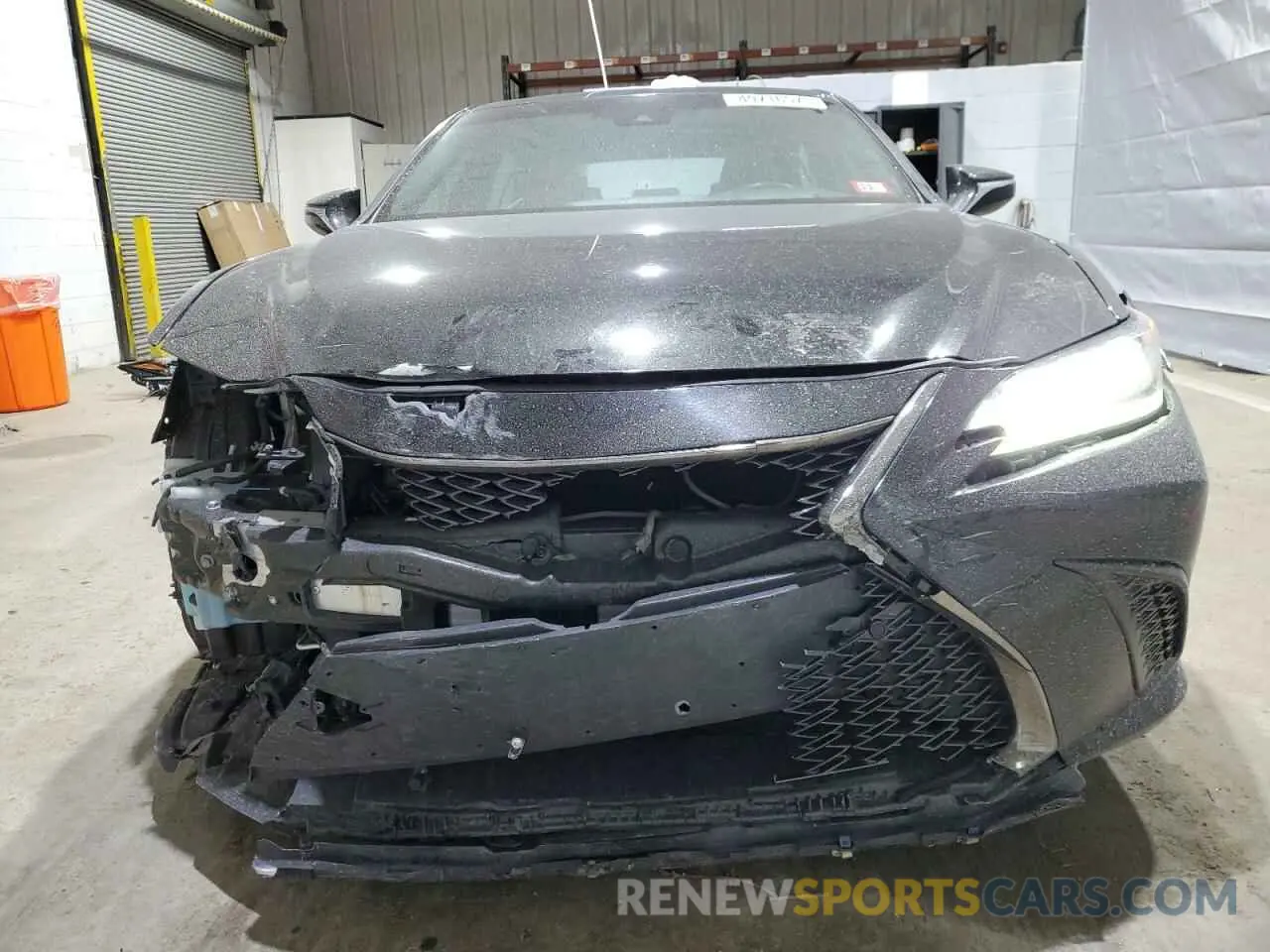 5 fotografías del automóvil dañado 58ABZ1B16KU027584 LEXUS ES350 2019