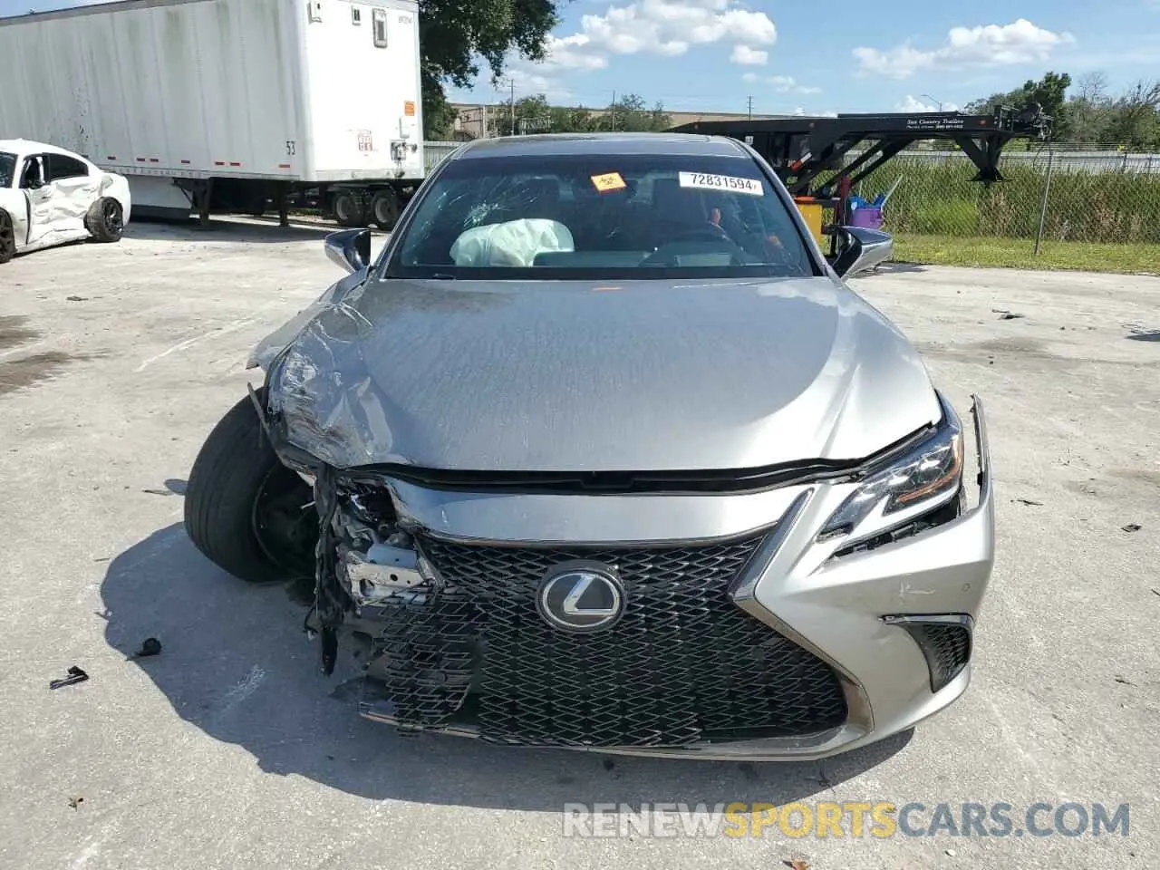 5 fotografías del automóvil dañado 58ABZ1B16KU032641 LEXUS ES350 2019