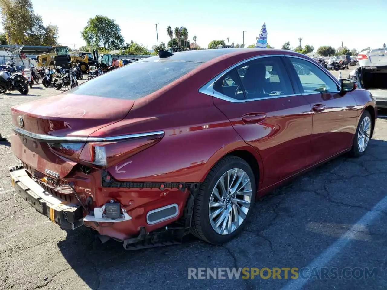 3 fotografías del automóvil dañado 58ABZ1B16KU047060 LEXUS ES350 2019