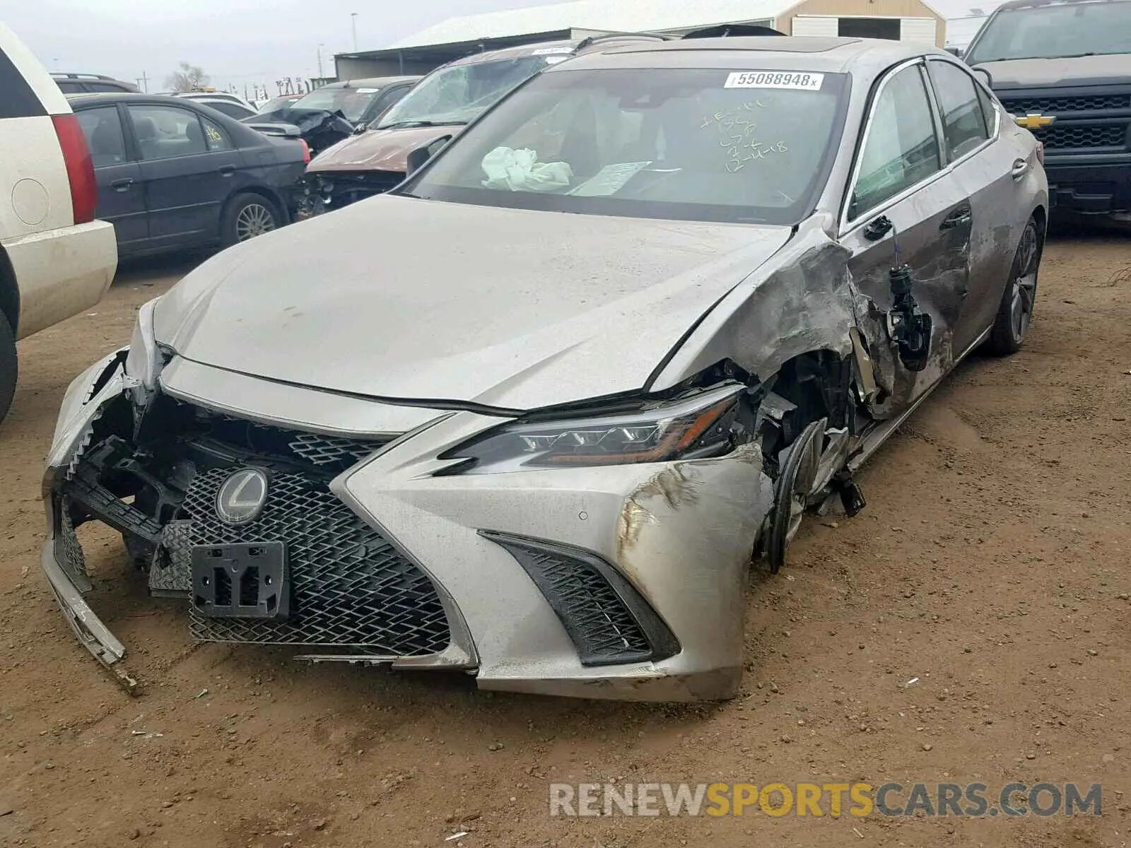 2 fotografías del automóvil dañado 58ABZ1B17KU006131 LEXUS ES350 2019