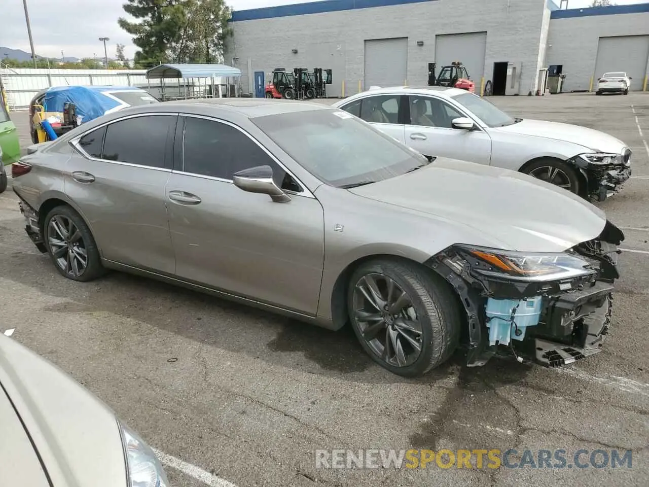 4 fotografías del automóvil dañado 58ABZ1B17KU023060 LEXUS ES350 2019