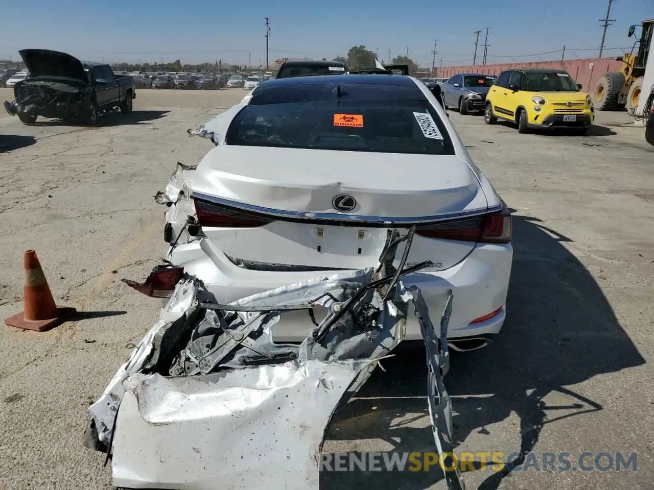 6 fotografías del automóvil dañado 58ABZ1B17KU027061 LEXUS ES350 2019
