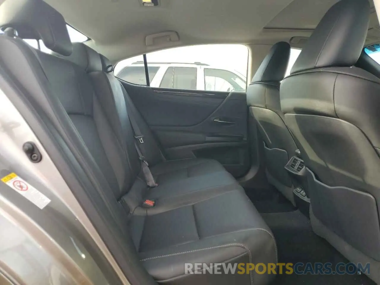 10 fotografías del automóvil dañado 58ABZ1B18KU027781 LEXUS ES350 2019