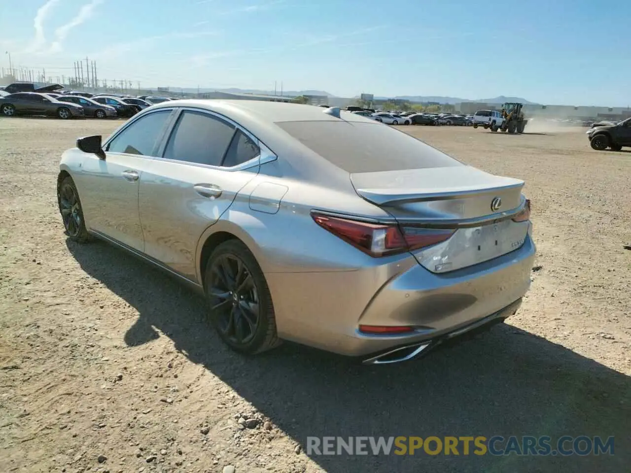 3 fotografías del automóvil dañado 58ABZ1B18KU028462 LEXUS ES350 2019