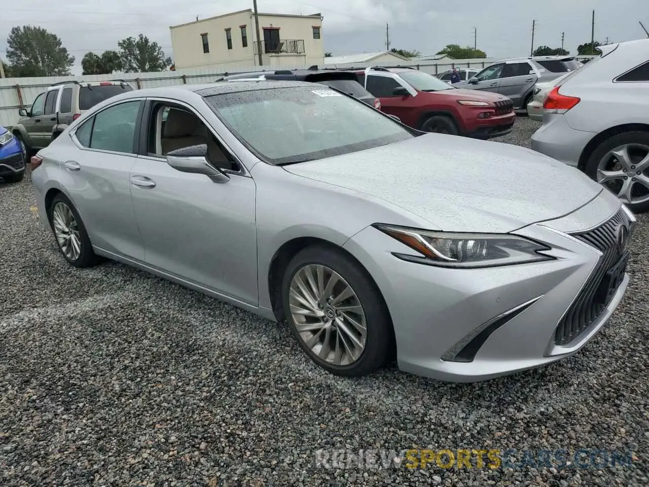 4 fotografías del automóvil dañado 58ABZ1B18KU034309 LEXUS ES350 2019