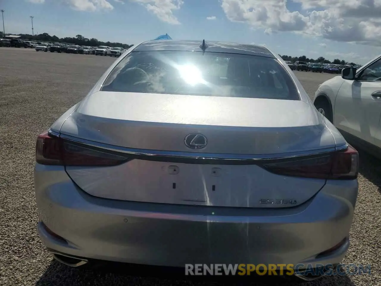 6 fotografías del automóvil dañado 58ABZ1B18KU034309 LEXUS ES350 2019