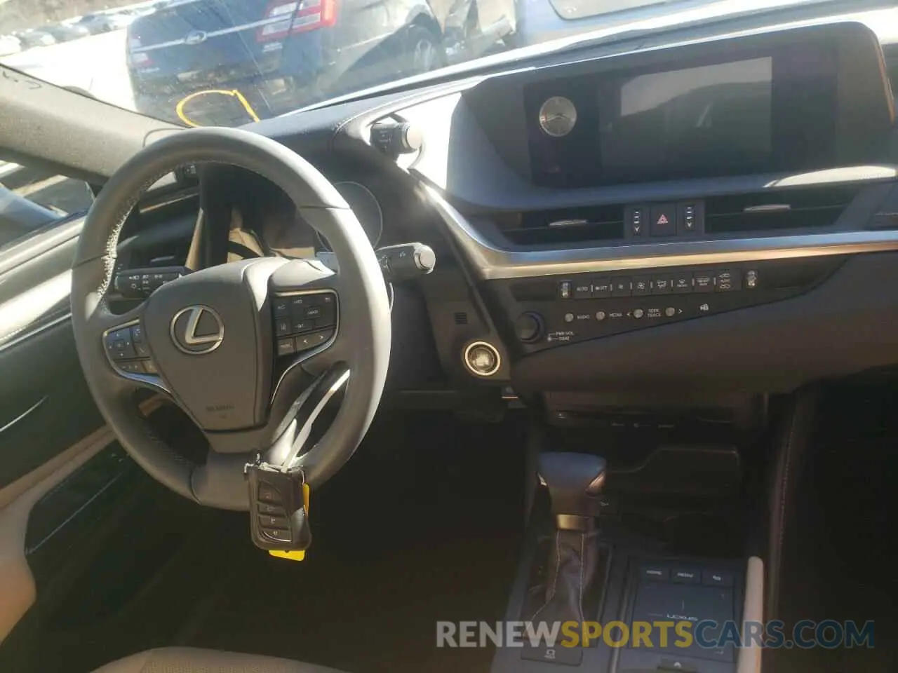 9 fotografías del automóvil dañado 58ABZ1B19KU030639 LEXUS ES350 2019