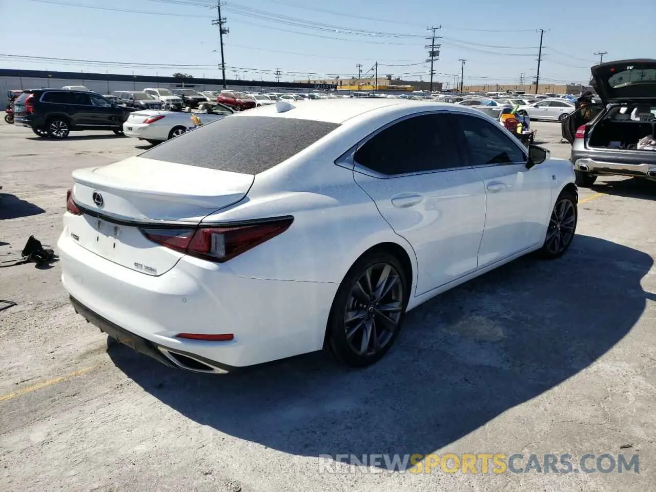 4 fotografías del automóvil dañado 58ABZ1B19KU048333 LEXUS ES350 2019