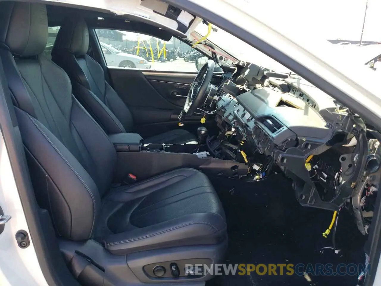 5 fotografías del automóvil dañado 58ABZ1B19KU048333 LEXUS ES350 2019
