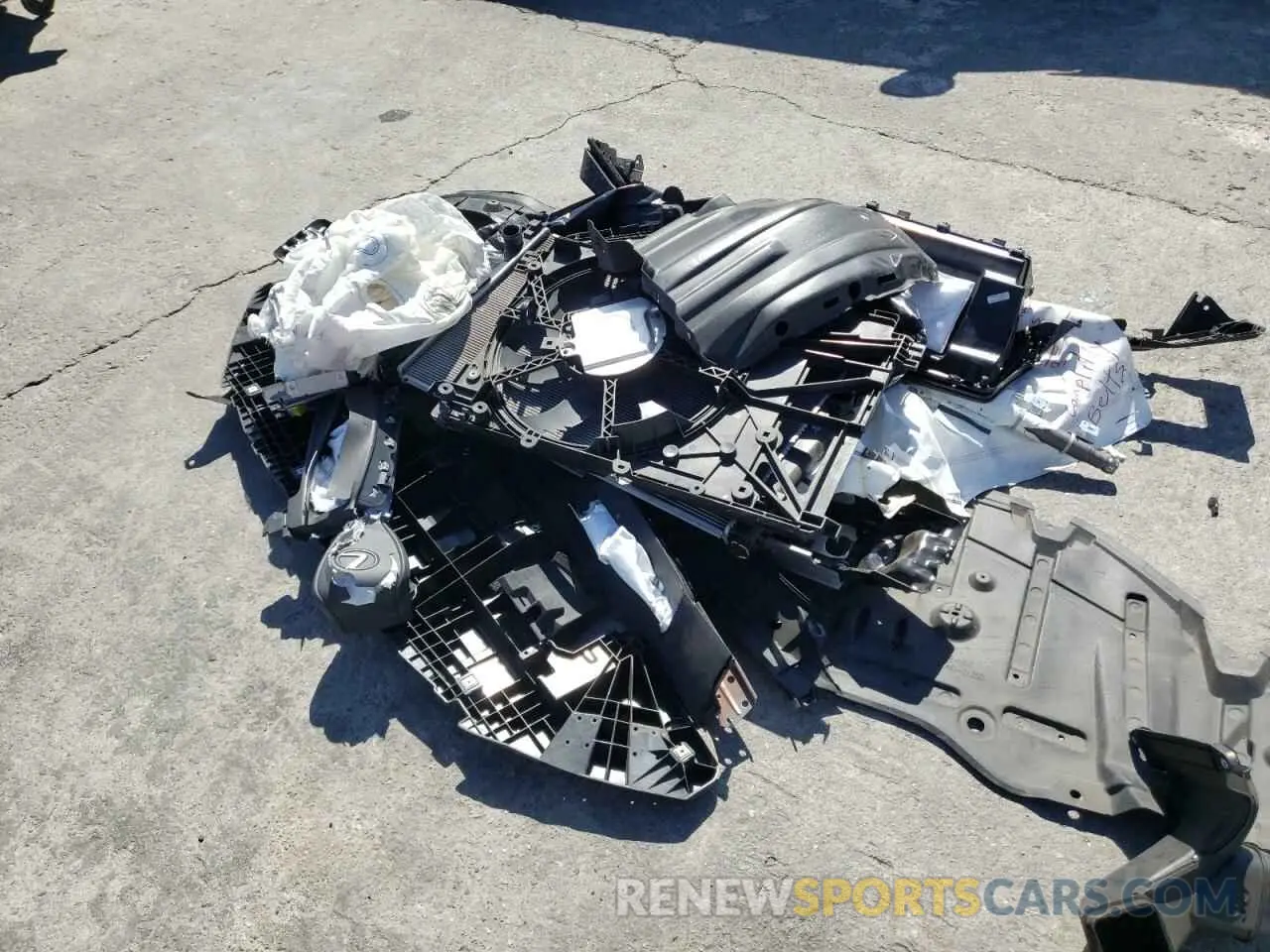9 fotografías del automóvil dañado 58ABZ1B19KU048333 LEXUS ES350 2019