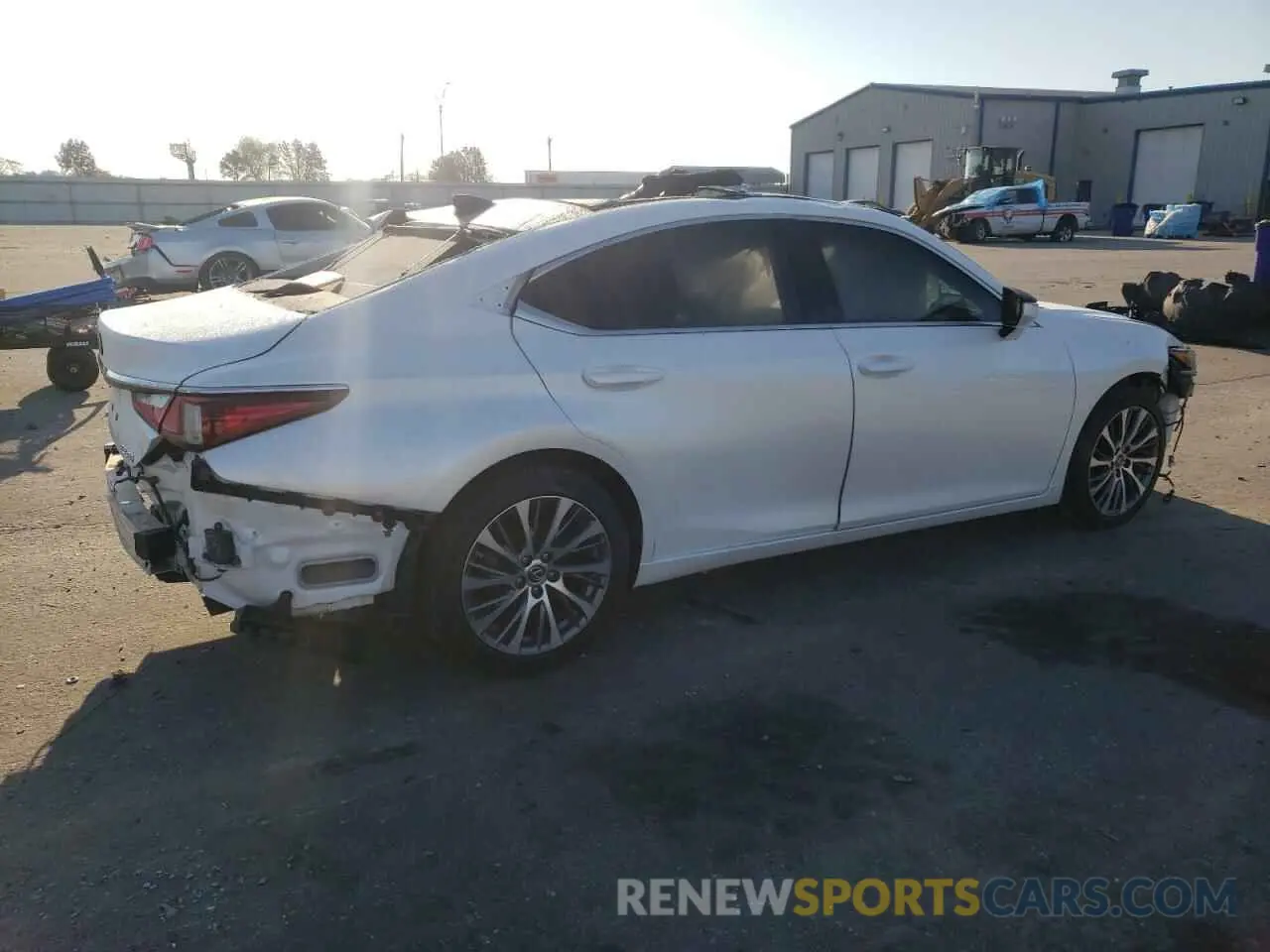 3 fotografías del automóvil dañado 58ABZ1B1XKU004146 LEXUS ES350 2019