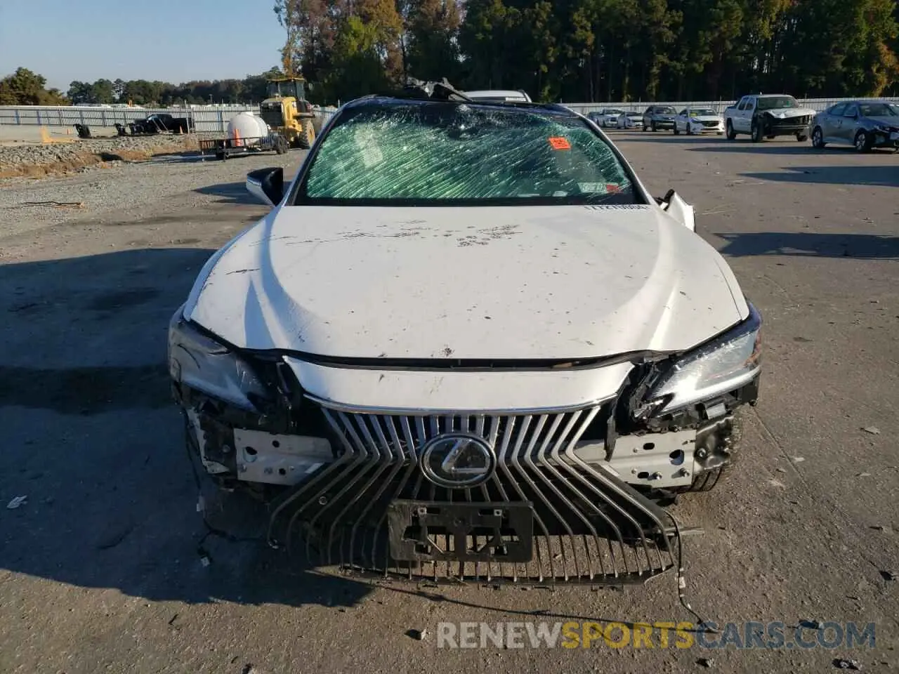 5 fotografías del automóvil dañado 58ABZ1B1XKU004146 LEXUS ES350 2019