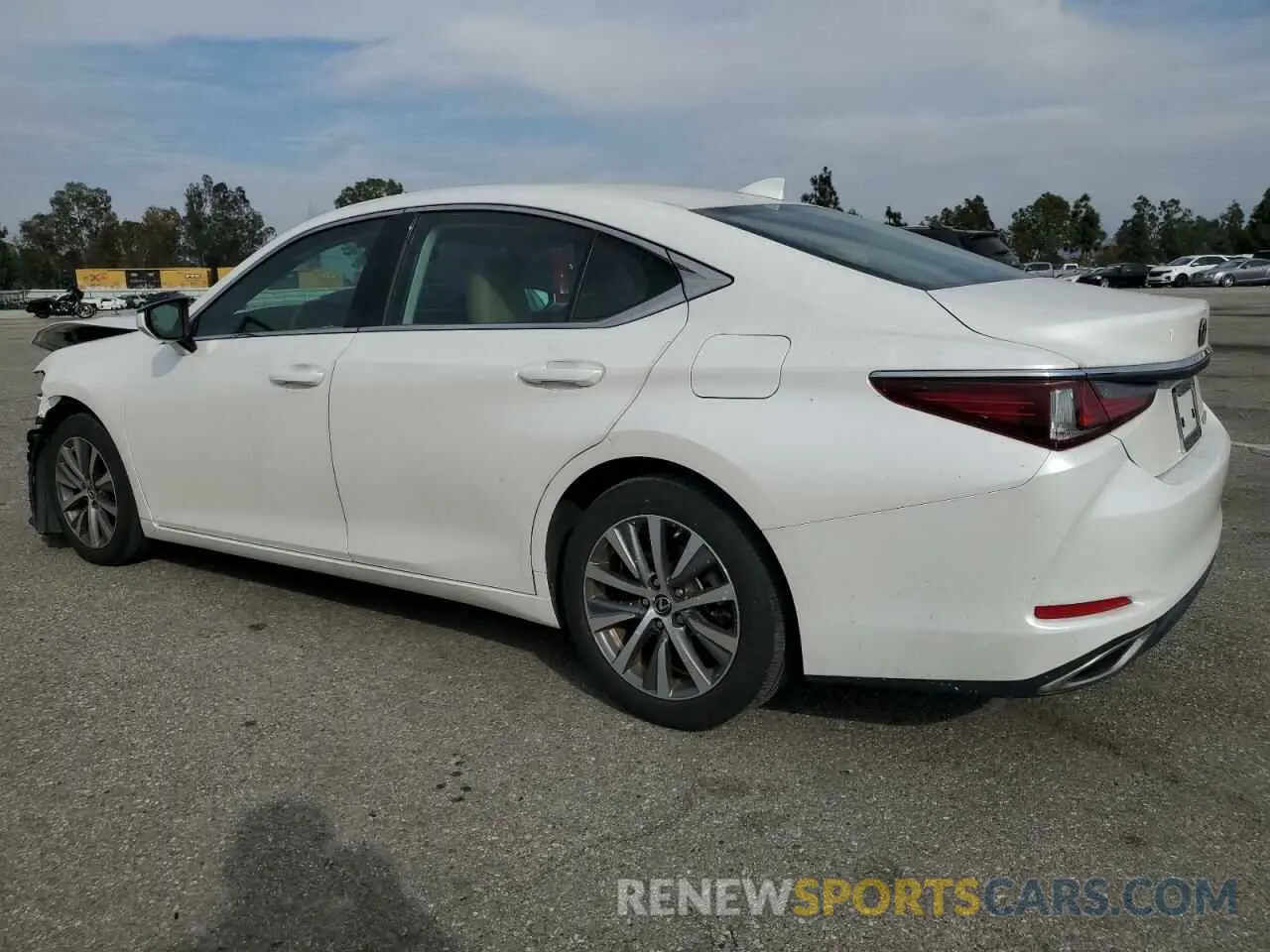 2 fotografías del automóvil dañado 58ABZ1B1XKU007550 LEXUS ES350 2019