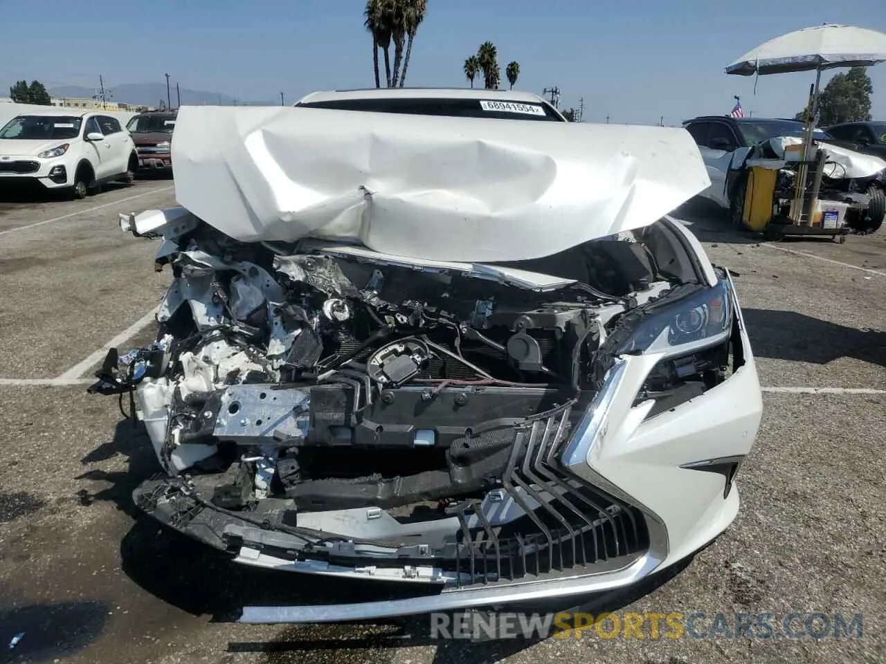 5 fotografías del automóvil dañado 58ABZ1B1XKU042461 LEXUS ES350 2019