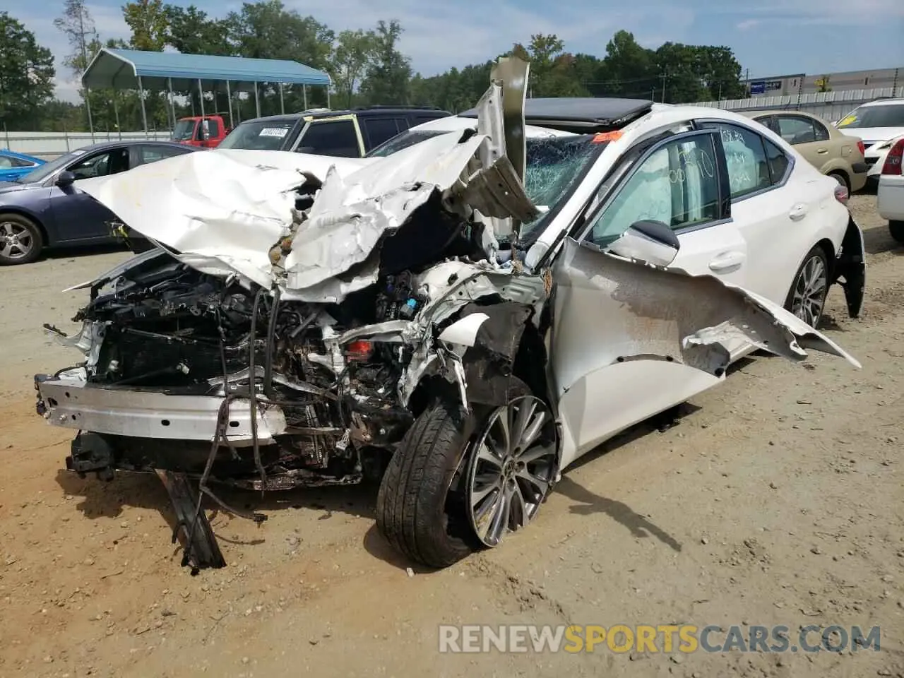 2 fotografías del automóvil dañado 58ABZ1B1XKU048745 LEXUS ES350 2019