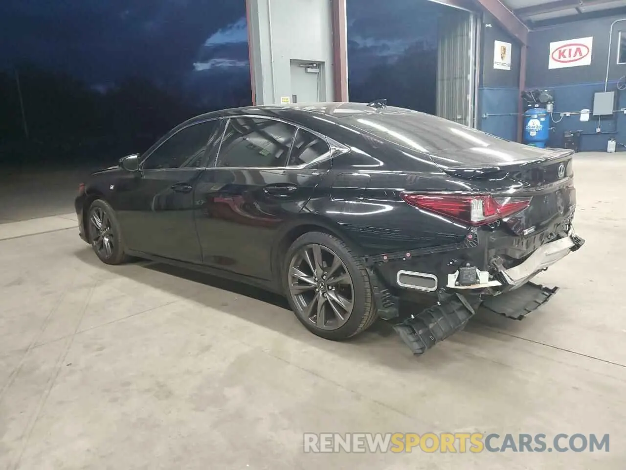 2 fotografías del automóvil dañado JTHBZ1B16K2002528 LEXUS ES350 2019