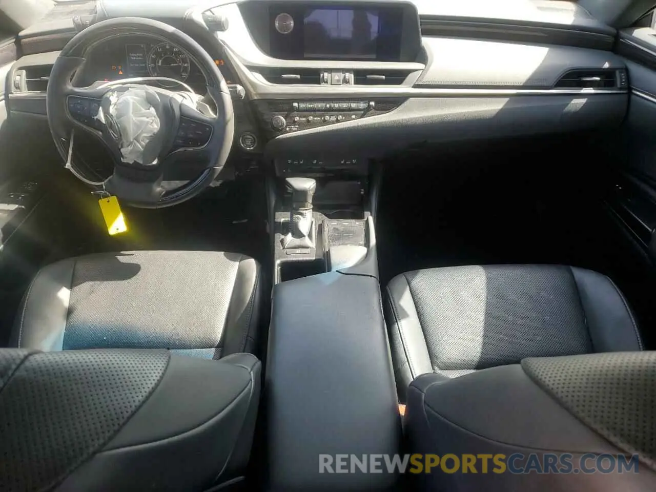 8 fotografías del automóvil dañado 58ADZ1B12LU077005 LEXUS ES350 2020