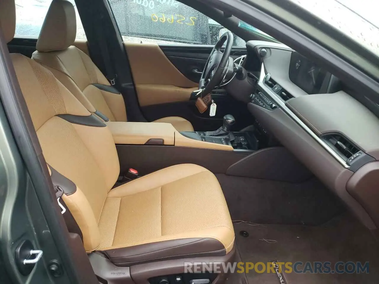 5 fotografías del automóvil dañado 58ADZ1B13LU052274 LEXUS ES350 2020